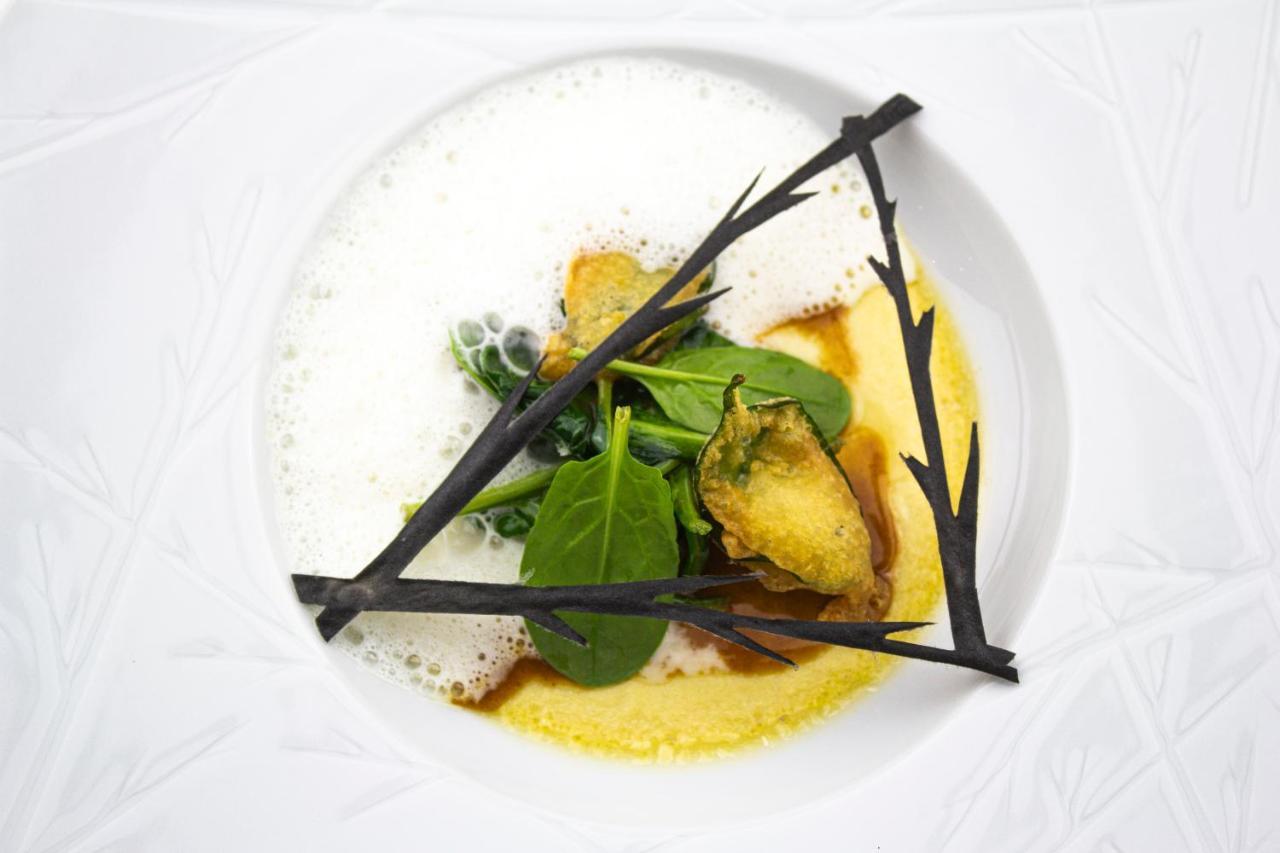 Chateau D'Origny, Chambres D'Hotes Et Restaurant Gastronomique Ouches Exterior photo